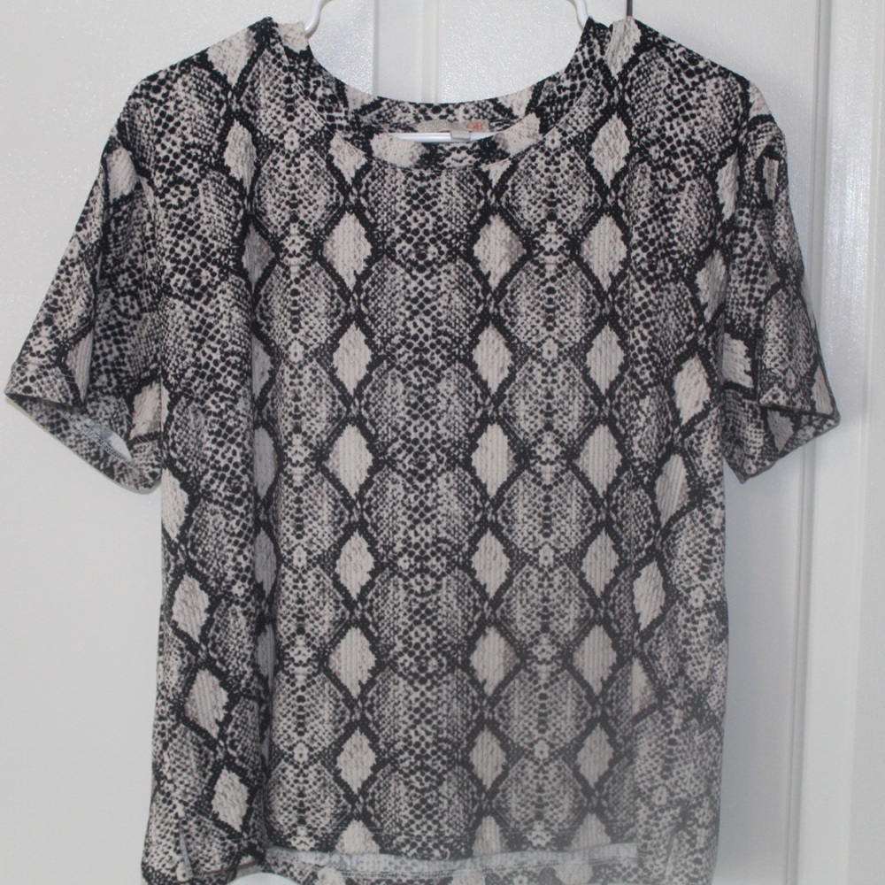 Gianni Bini Snakeskin Tee (Never worn but no tags)